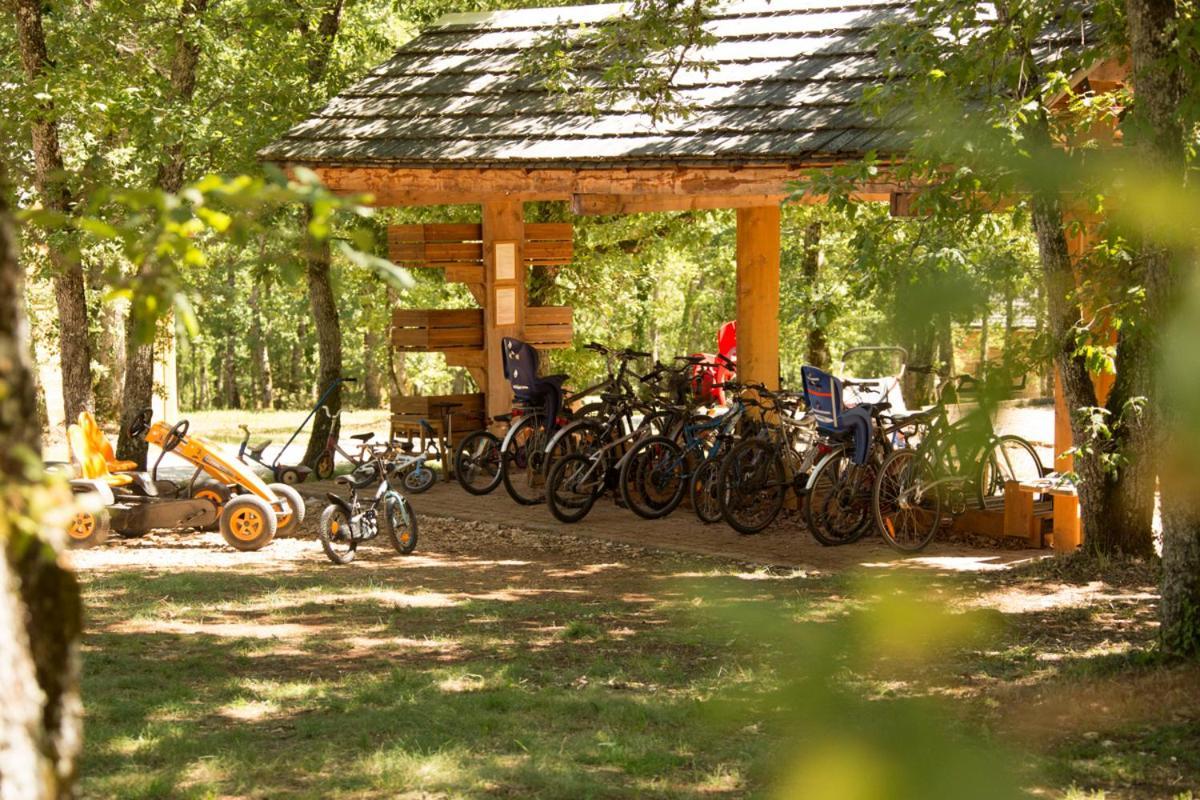 Le Bois De Faral Le Bastit Exterior foto